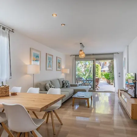 Daire La Nau - Fantastic With Hot Tub And Pool, Just Steps Away From